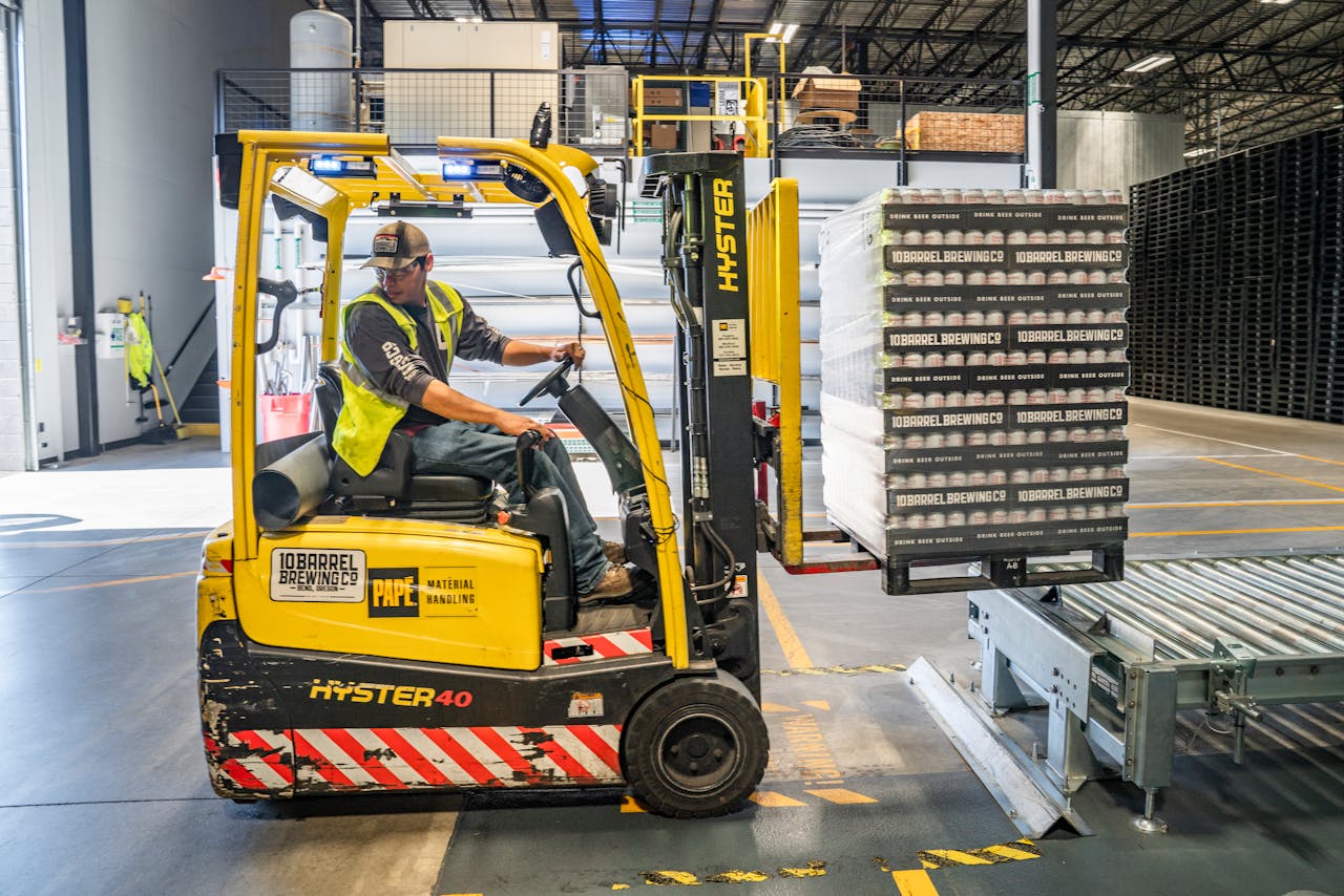 How to Master the Basics of Heavy Equipment Rigging: A Beginner’s Guide