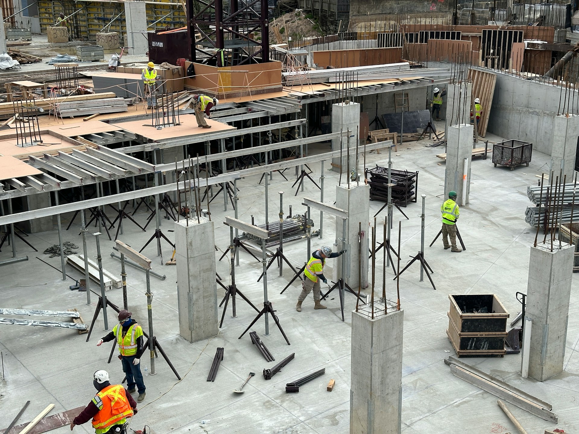 8 Mistakes to Avoid When Hiring Commercial Building Construction Companies in Newtown, CT 